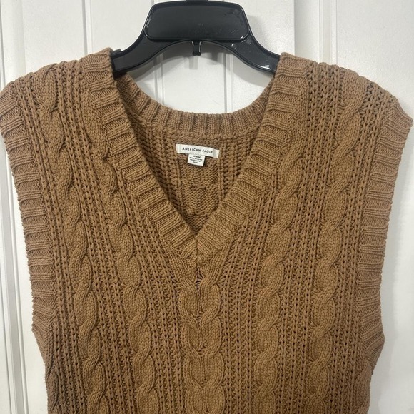 American Eagle light brown long line cable knit sweater vest. M - Picture 2 of 5